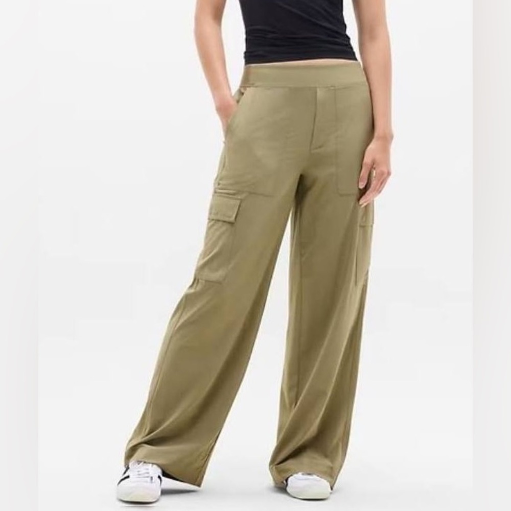 Athleta Brooklyn Heights High Rise Cargo Pant in Olive Branch 14 P